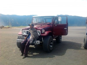 parking jeep_sea-sand bromo    